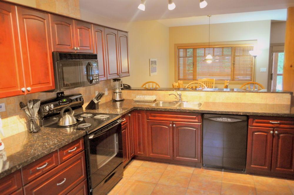 Red Mountain Village Condos ロスランド エクステリア 写真