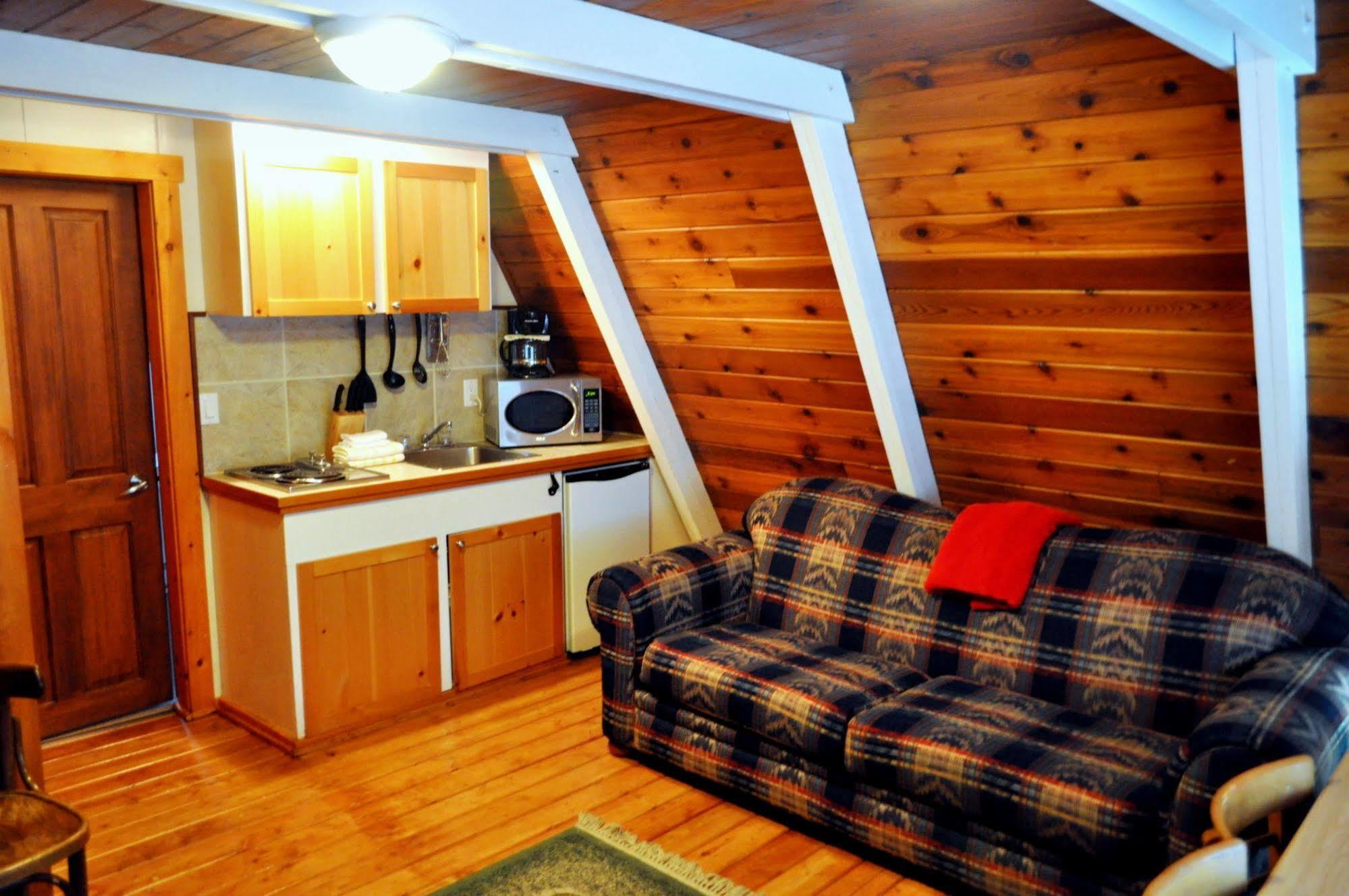 Red Mountain Village Condos ロスランド エクステリア 写真